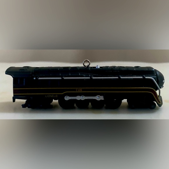 Hallmark Keepsake Ornament Lionel Train 746 Norfolk & Western Steam Locomotive - Picture 1 of 6